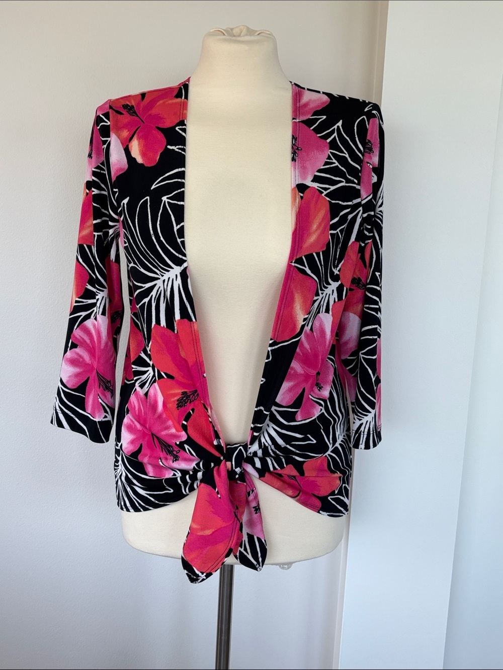 Chico’s Tie front Hibiscus cardigan